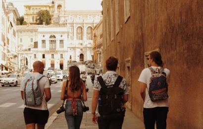 Things you should carry while outing in summers